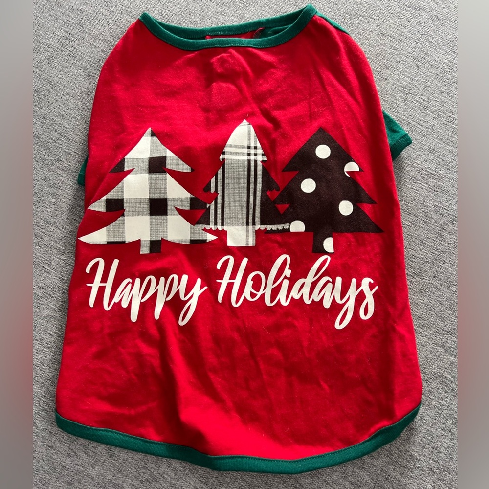 Size medium Christmas tee‎ for dogs